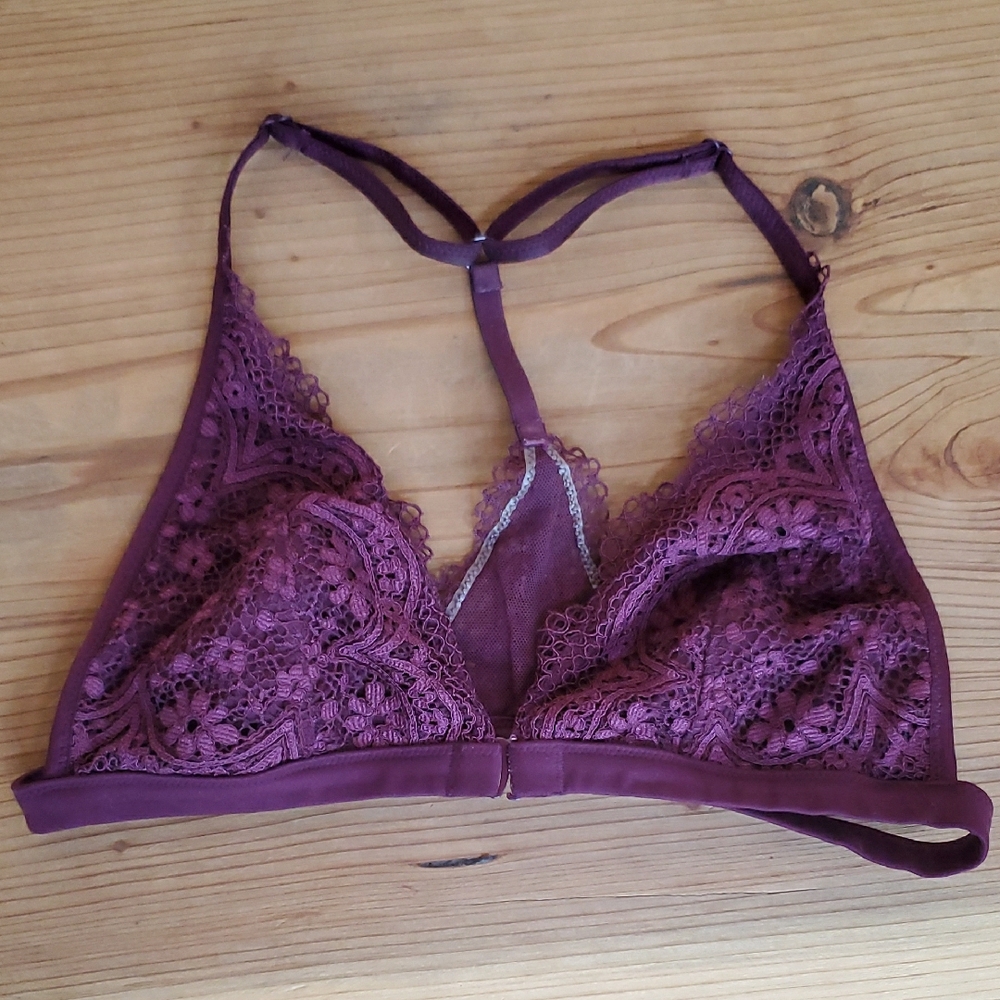 EUC Victoria's Secret Lace Front Clasp Bralette in Purple Large